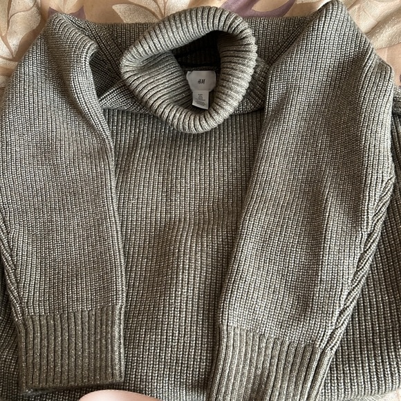 Ladies H&M Sweater Dress - Picture 5 of 6